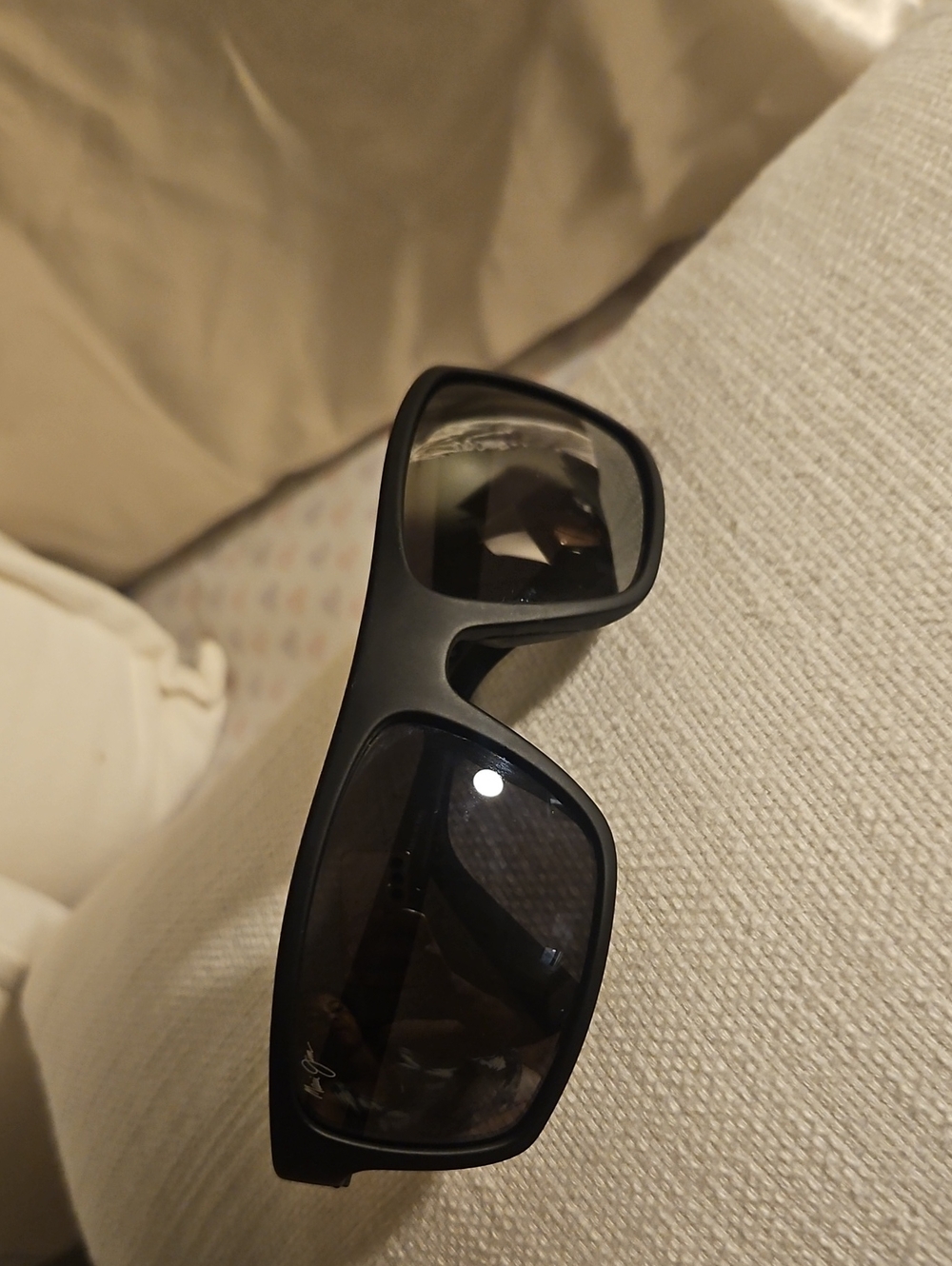 Men's Black Polarized Sunglasses - Classic UV Protection.Maui Jim.